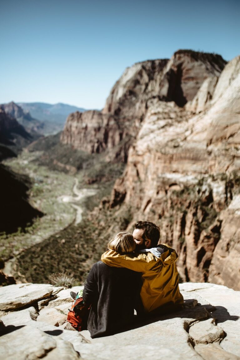 Unique & Intimate Engagement Photos, Engagement Photos, Ideas for Engagement Photos, Guestie